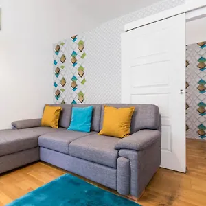 https://adeles-apartment-close-to-danube.inbudapesthotels.com